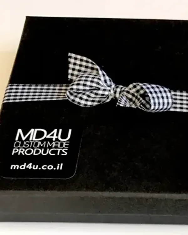 קופסת המתנה השחורה של MD4U עם סרט משובץ